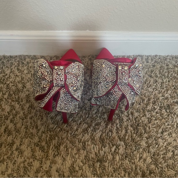 Betsey Johnson Red Satin Heels with Sparkling Bow - Picture 4 of 13